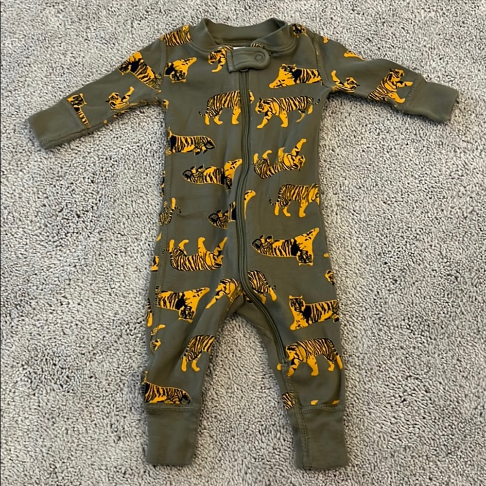 Hanna Andersson 0-3 months baby zip sleeper